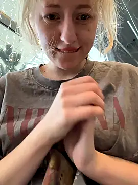 RonnieKiss online show from November 4, 6:34 am