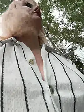 RonnieKiss online show from July 31, 5:18 am