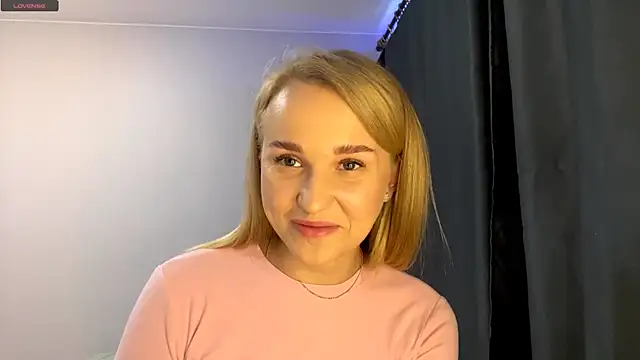 TanekaBoitel online show from October 3, 10:12 am