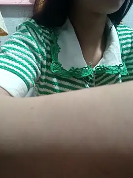 Snapshot of Minssara20 chatting on November 3, 1:19 am Minssara20 online show from November 3, 1:19 am