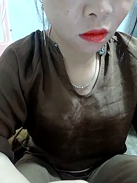 Snapshot of Minssara20 chatting on November 12, 2:01 am Minssara20 online show from November 12, 2:01 am