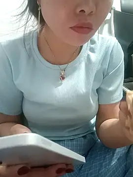 Snapshot of Minssara20 chatting on November 27, 1:29 am Minssara20 online show from November 27, 1:29 am