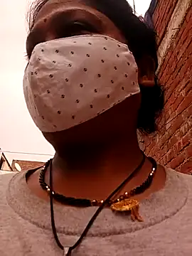 Snapshot of Mona_darling21 chatting on October 29, 5:20 am Mona darling21 online show from October 29, 5:20 am