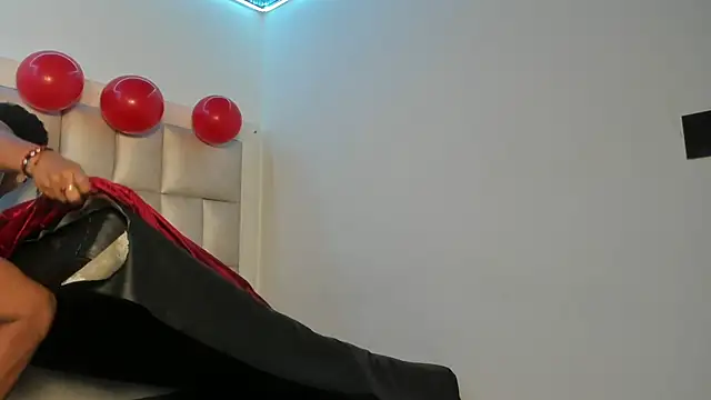 Snapshot of peyton__wat chatting on May 15, 11:50 am peyton wat online show from May 15, 11:50 am