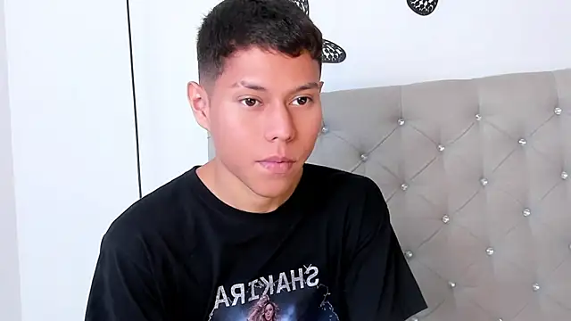 Little liam online show from October 15, 7:25 pm