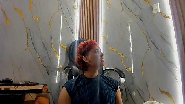 Snapshot of Marian_Cristal chatting on February 21, 3:18 am Marian Cristal online show from February 21, 3:18 am