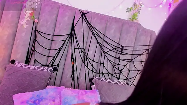 JadeBennett  online show from October 31, 4:24 am