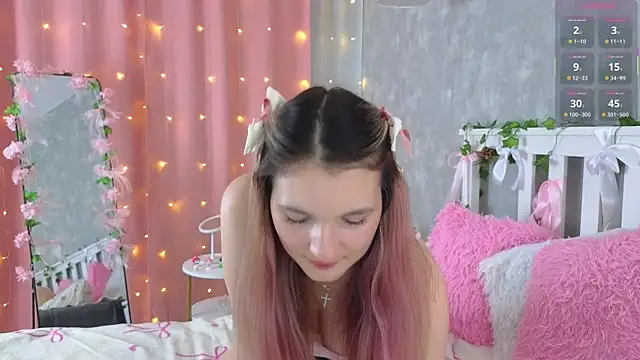 Snapshot of vivyboo111 chatting on June 9, 9:15 pm vivyboo111 online show from June 9, 9:15 pm