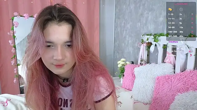 Snapshot of vivyboo111 chatting on July 21, 7:27 pm vivyboo111 online show from July 21, 7:27 pm