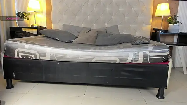 liam twiink online show from November 5, 7:25 pm