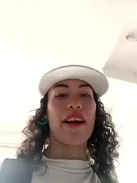 Snapshot of oblivionlove chatting on November 22, 5:12 pm oblivionlove online show from November 22, 5:12 pm