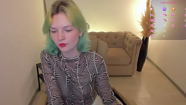 Snapshot of Lika_Sky chatting on May 21, 6:09 am Lika Sky online show from May 21, 6:09 am