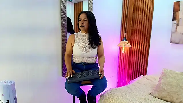 Snapshot of EvaGoddess_ chatting on June 14, 7:49 pm EvaGoddess online show from June 14, 7:49 pm