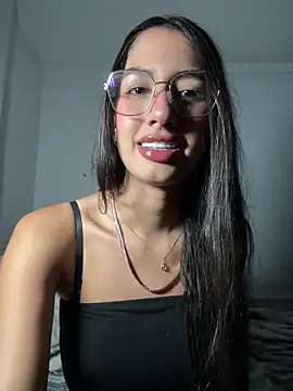 Snapshot of Julieta_Duque chatting on March 29, 4:01 am Julieta Duque online show from March 29, 4:01 am