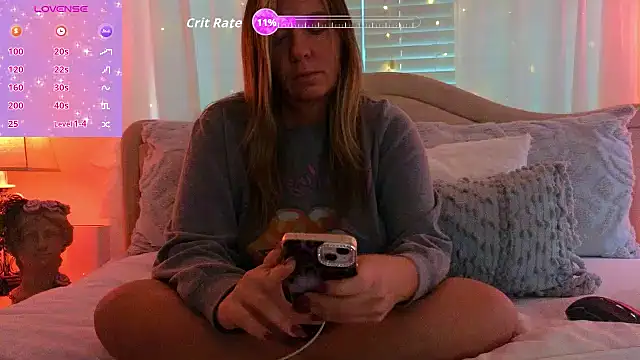 Snapshot of STIFFLERSMOMM chatting on October 20, 12:38 pm STIFFLERSMOMM online show from October 20, 12:38 pm