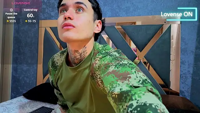 Snapshot of owen_desmond chatting on September 30, 2:38 am owen desmond online show from September 30, 2:38 am