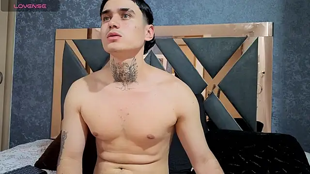 Snapshot of owen_desmond chatting on October 9, 2:09 am owen desmond online show from October 9, 2:09 am