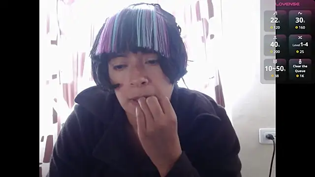 Snapshot of Acelinrose chatting on June 9, 9:59 pm Acelinrose online show from June 9, 9:59 pm