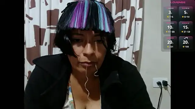 Snapshot of Acelinrose chatting on June 14, 2:24 am Acelinrose online show from June 14, 2:24 am