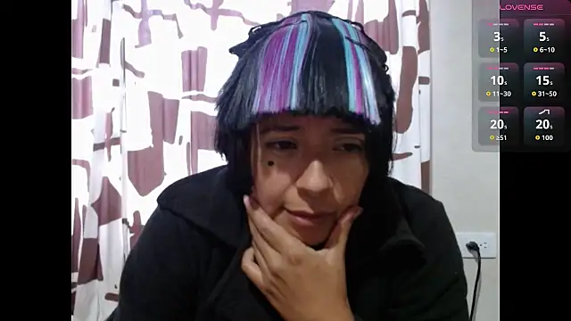 Snapshot of Acelinrose chatting on June 17, 10:54 pm Acelinrose online show from June 17, 10:54 pm