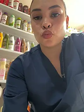 Snapshot of FOX_LATINA chatting on May 12, 9:01 pm FOX LATINA online show from May 12, 9:01 pm