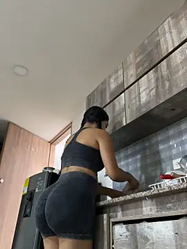 Snapshot of FOX_LATINA chatting on June 13, 7:23 pm FOX LATINA online show from June 13, 7:23 pm