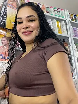 Snapshot of FOX_LATINA chatting on August 1, 10:19 pm FOX LATINA online show from August 1, 10:19 pm
