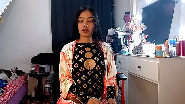 Snapshot of pocahot222 chatting on October 13, 9:48 pm pocahot222 online show from October 13, 9:48 pm