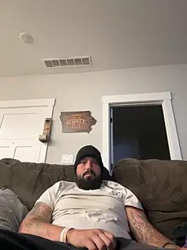 Snapshot of Halestorm911 chatting on November 10, 11:26 pm Halestorm911 online show from November 10, 11:26 pm