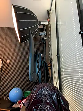 YY-27 online show from November 14, 6:45 am