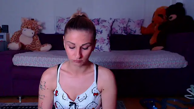CassieSpell online show from May 5, 8:39 pm