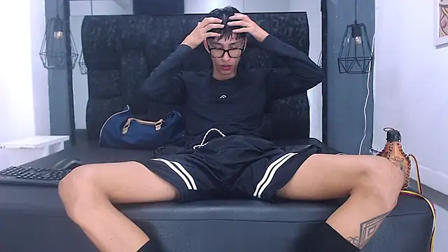 Daniel delux  online show from October 12, 11:20 am