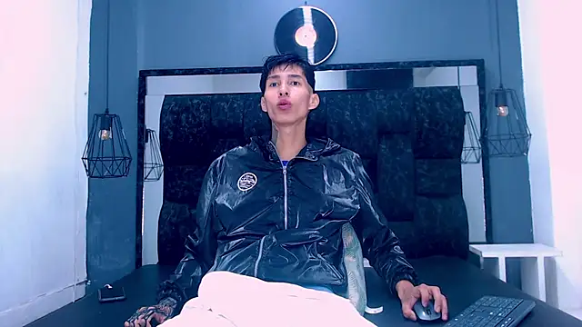 Daniel delux  online show from November 16, 12:33 pm