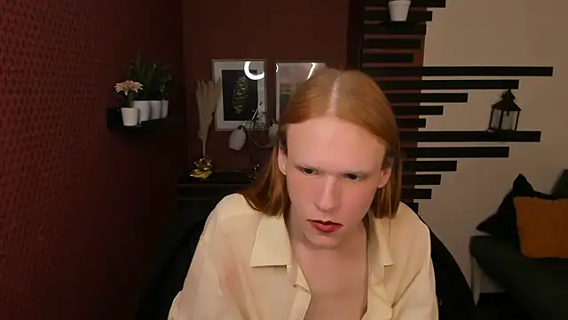 ChloeValentinee online show from November 5, 12:49 pm