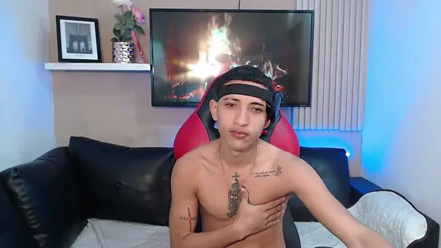 DEIV2  online show from November 25, 6:41 pm