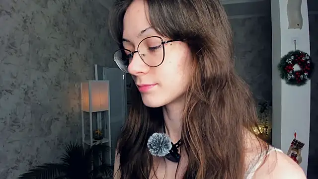 ReneeLippeatt online show from December 21, 7:32 pm