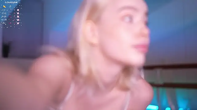 Snapshot of mother__of__dragons chatting on September 30, 9:31 pm mother of dragons online show from September 30, 9:31 pm