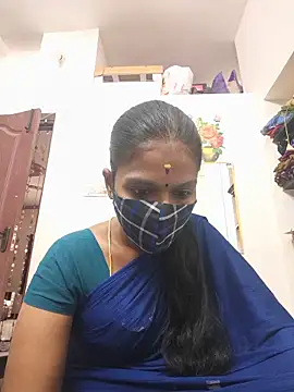 Snapshot of Tamil_Yalini12 chatting on June 18, 6:13 am Tamil Yalini12 online show from June 18, 6:13 am