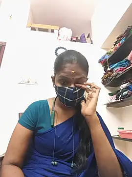 Snapshot of Tamil_Yalini12 chatting on June 18, 10:19 am Tamil Yalini12 online show from June 18, 10:19 am