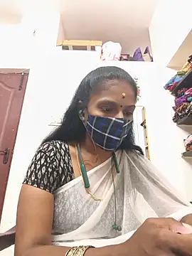 Snapshot of Tamil_Yalini12 chatting on June 20, 10:40 am Tamil Yalini12 online show from June 20, 10:40 am