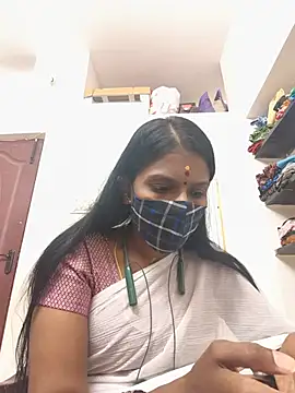 Snapshot of Tamil_Yalini12 chatting on June 25, 5:50 pm Tamil Yalini12 online show from June 25, 5:50 pm