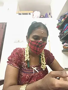 Snapshot of Tamil_Yalini12 chatting on July 2, 6:19 am Tamil Yalini12 online show from July 2, 6:19 am
