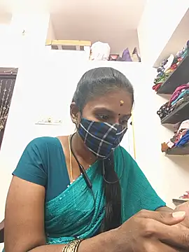 Snapshot of Tamil_Yalini12 chatting on July 7, 8:29 am Tamil Yalini12 online show from July 7, 8:29 am