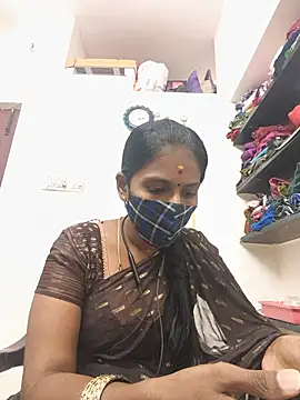 Snapshot of Tamil_Yalini12 chatting on July 9, 1:37 pm Tamil Yalini12 online show from July 9, 1:37 pm