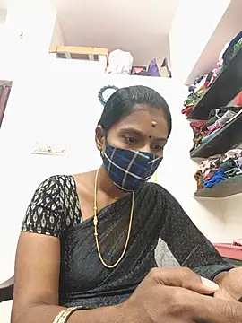 Snapshot of Tamil_Yalini12 chatting on July 13, 5:43 am Tamil Yalini12 online show from July 13, 5:43 am