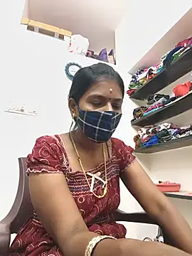 Snapshot of Tamil_Yalini12 chatting on July 14, 2:38 am Tamil Yalini12 online show from July 14, 2:38 am
