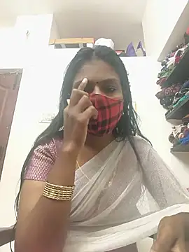 Snapshot of Tamil_Yalini12 chatting on July 16, 2:17 am Tamil Yalini12 online show from July 16, 2:17 am