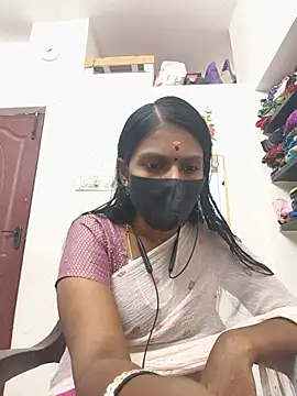 Snapshot of Tamil_Yalini12 chatting on July 22, 12:46 am Tamil Yalini12 online show from July 22, 12:46 am
