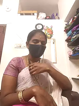 Snapshot of Tamil_Yalini12 chatting on July 22, 6:00 pm Tamil Yalini12 online show from July 22, 6:00 pm