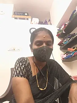 Snapshot of Tamil_Yalini12 chatting on July 28, 12:59 pm Tamil Yalini12 online show from July 28, 12:59 pm